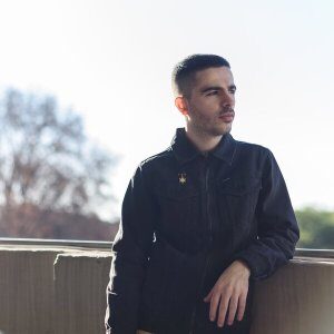 Jullian Gomes – Kinda Home, Kinda Not” Top 10 October 2020